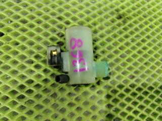 Насос омывателя Subaru Forester 2001 контрактная Насос омывателя Subaru Forester 2001