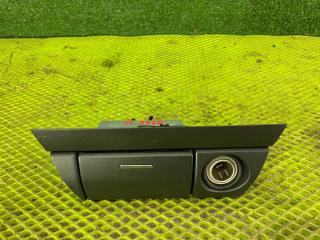 Пепельница Toyota MARK II 2004