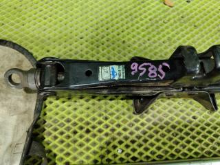 Домкрат Toyota Voxy AZR60 1AZ-FSE Домкрат Toyota Voxy AZR60 1AZ-FSE