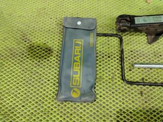 Домкрат Forester 1998 SF5 EJ205 Домкрат Forester 1998 SF5 EJ205