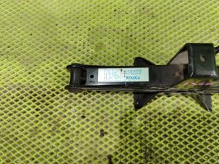 Домкрат Subaru Forester SF5 EJ205 Домкрат Subaru Forester SF5 EJ205