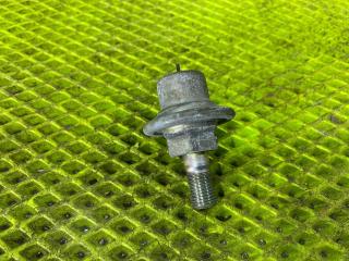 Фото запчасти регулятор давления топлива Toyota Rav4 2001 контрактная запчасть Запчасть регулятор давления топлива Toyota Rav4 2001