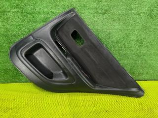 Обшивки дверей задние правые Toyota ALTEZZA 2001