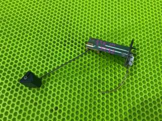 Датчик уровня топлива Toyota ALTEZZA 2003