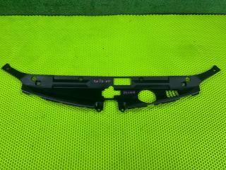 Накладка замка капота Honda Elysion 2009 контрактная Накладка замка капота Honda Elysion 2009