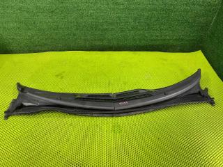 Жабо Toyota Estima 2004