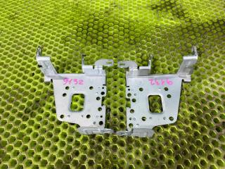 Запчасть крепление магнитофона Toyota Corolla Runx 2003