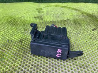 Фото запчасти блок предохранителей Toyota Estima 2004 контрактная запчасть Запчасть блок предохранителей Toyota Estima 2004