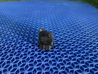 Запчасть датчик массового расхода воздуха Toyota Ipsum 2002