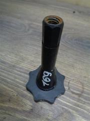 Кронштейн крепления запасного колеса Renault Logan 2010