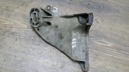 Кронштейн двигателя правый Audi 100 1991