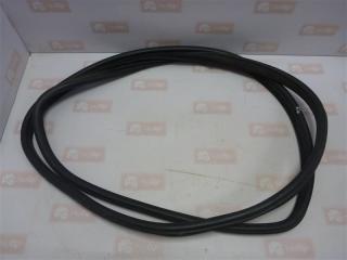 Уплотнительная резинка задняя левая Land Rover Discovery 2008