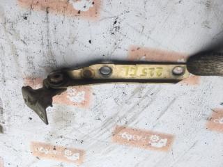 Петля капота передняя левая Audi 80 1988