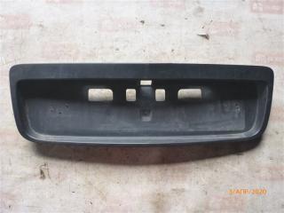 Накладка крышки багажника Nissan Primera 2002