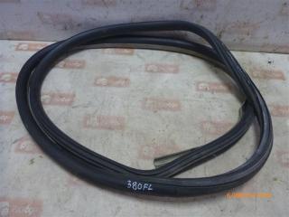 Уплотнительная резинка передняя левая Volkswagen Golf 1997-2004