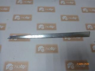 Молдинг стекла передний правый Mercedes-Benz W123 1975-1985