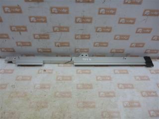 Направляющая шторки багажника правые Volvo XC70 2008 Б/У Направляющая шторки багажника правые Volvo XC70 2008