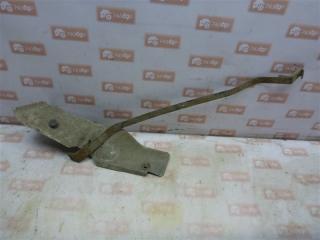 Крепление топливного бака Mitsubishi Carisma 1999