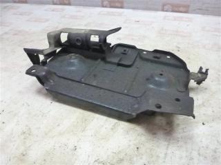 Крепление аккумулятора Volkswagen Golf 1992