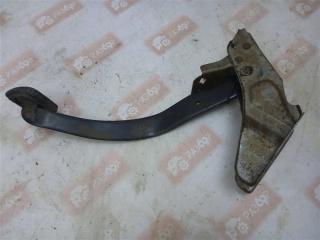 Педаль тормоза Nissan Primera 1995