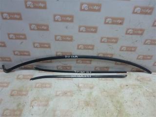 Молдинг стекла задний Nissan Primera 1995