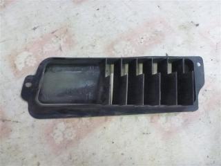 Решетка вентиляционная передняя правая Mitsubishi Galant 1994