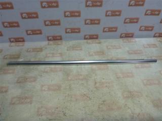 Молдинг стекла передний левый Volvo XC70 2008