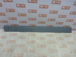 Молдинг на дверь передний правый Volkswagen Passat 1991