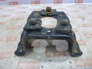 Кронштейн крепления запасного колеса Hyundai Galloper 1992