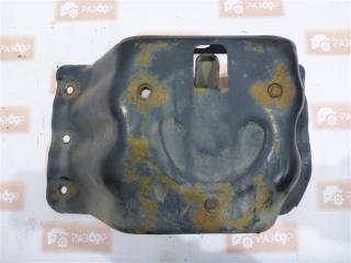 Кронштейн крепления запасного колеса правый Mitsubishi Pajero 1998