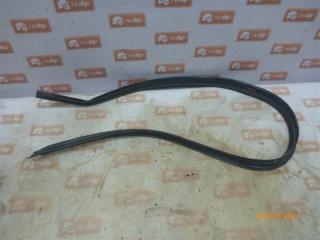 Уплотнитель левый Лада Гранта 2015