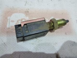 Датчик включения стопсигнала Nissan Almera Classic 2010 Б/У Датчик включения стопсигнала Nissan Almera Classic 2010