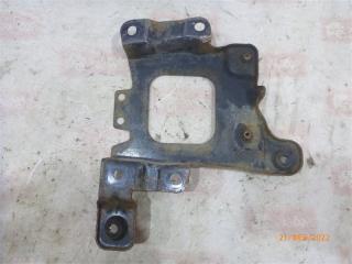 Крепление аккумулятора Ford Focus 2010