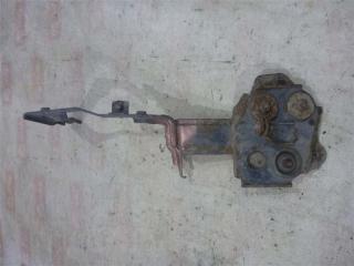 Кронштейн радиатора левый Lexus RX400h 2005