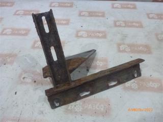 Кронштейн бампера задний правый Land Rover Discovery 2008