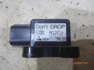 Датчик ускорения Mitsubishi Pajero 1998 Б/У Датчик ускорения Mitsubishi Pajero 1998