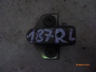 Ответная часть замка задняя левая Ford Focus 2000 Б/У Ответная часть замка задняя левая Ford Focus 2000