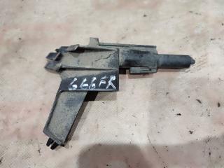 Форсунка омывателя передняя правая Nissan Qashqai 2011