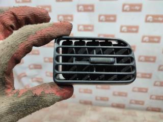 Дефлектор воздушный Nissan Primera 1991