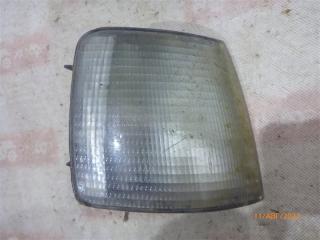 Поворотник передний правый Volkswagen Passat 1990