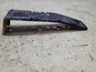 Кронштейн бампера задний Nissan Qashqai 2011