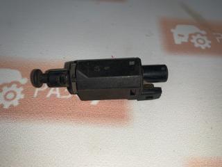Датчик включения стопсигнала Volkswagen Polo 1997 Б/У Датчик включения стопсигнала Volkswagen Polo 1997