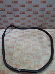 Уплотнительная резинка задняя левая Лада Калина 2011