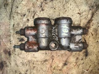 Распределитель тормозных сил Hyundai Accent 1995 Б/У Распределитель тормозных сил Hyundai Accent 1995