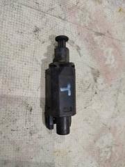 Датчик включения стопсигнала Volkswagen Passat 1993 Б/У Датчик включения стопсигнала Volkswagen Passat 1993