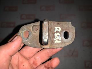 Ответная часть замка багажника задний Mitsubishi Carisma 1998