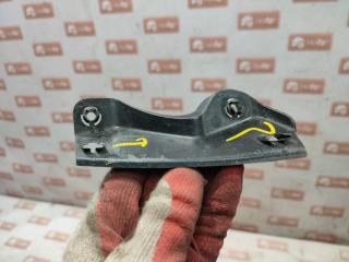 Кронштейн бампера передний Volkswagen Passat 2006