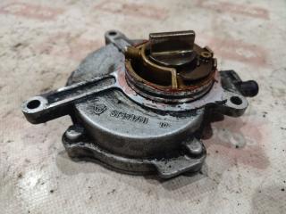 Насос вакуумный Volkswagen Passat 2006