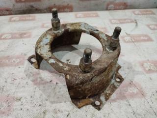 Кронштейн крепления запасного колеса Chevrolet Niva 2005