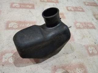 Резонатор воздушного фильтра Toyota Avensis 1999